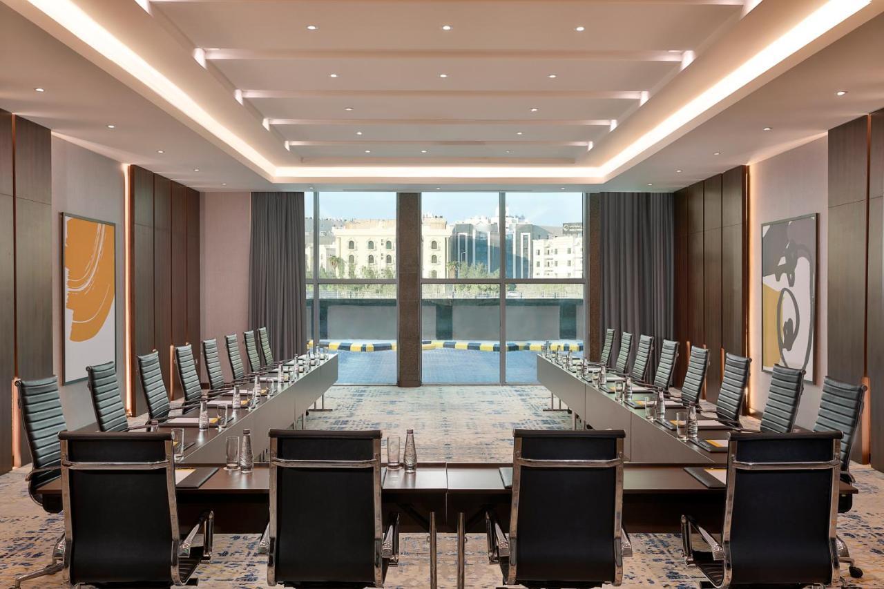 Voco Al Khobar By Ihg Hotel Kültér fotó Meeting room