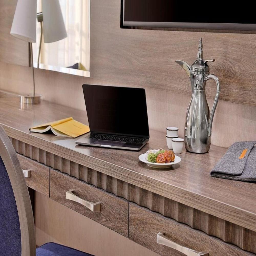 Voco Al Khobar By Ihg Hotel Kültér fotó A Dallah