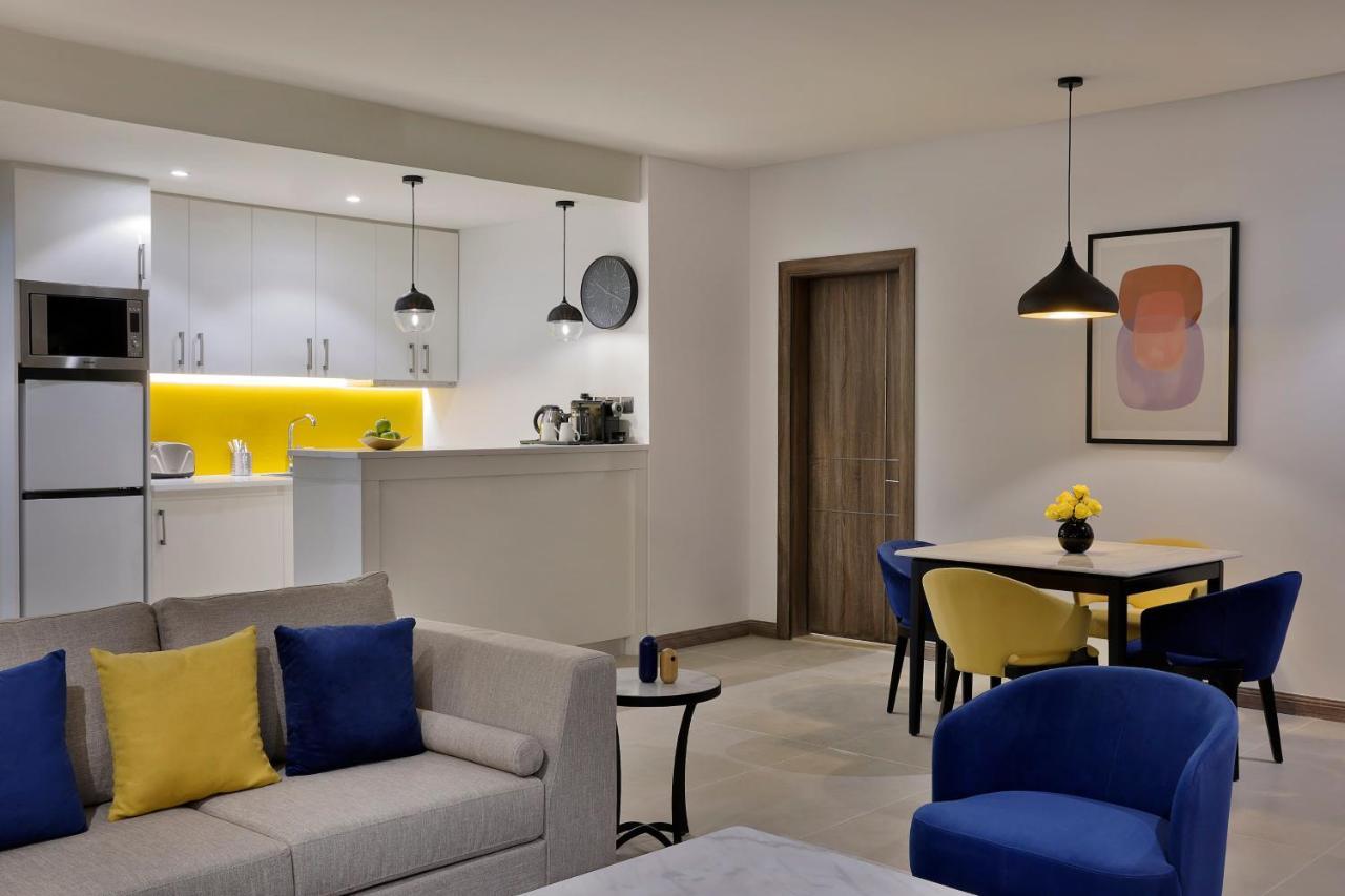 Voco Al Khobar By Ihg Hotel Kültér fotó A typical apartment at the hotel