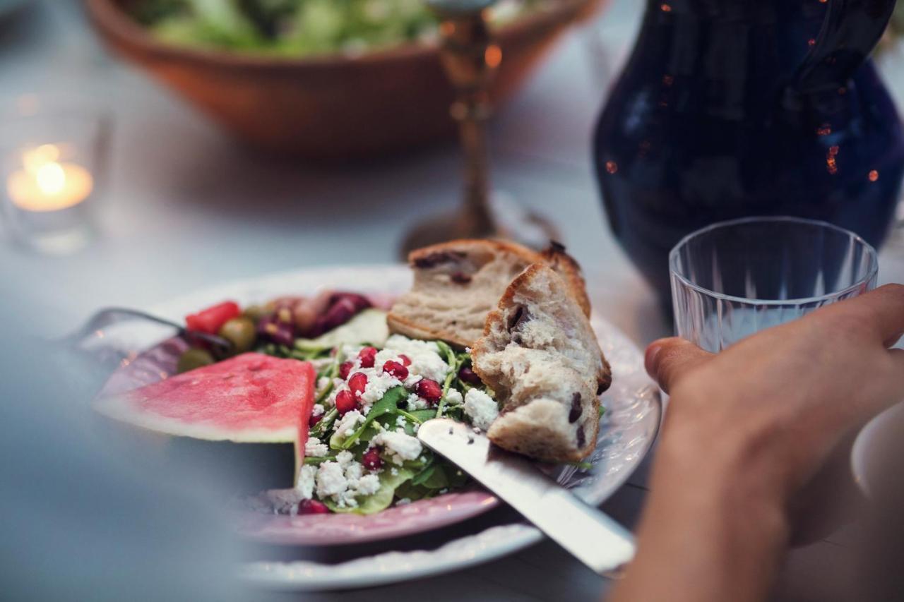 Voco Al Khobar By Ihg Hotel Kültér fotó A Greek salad
